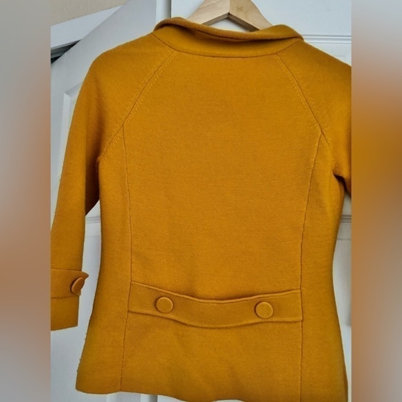Merino wool button yellow mustard sweater - Picture 2 of 9
